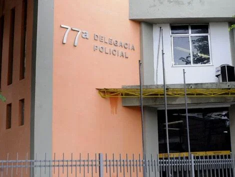 Policiais de Niterói prendem golpista do 'boa noite, Cinderela'