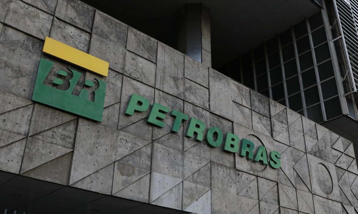 Petrobras anuncia primeira gasolina carbono neutro no Brasil