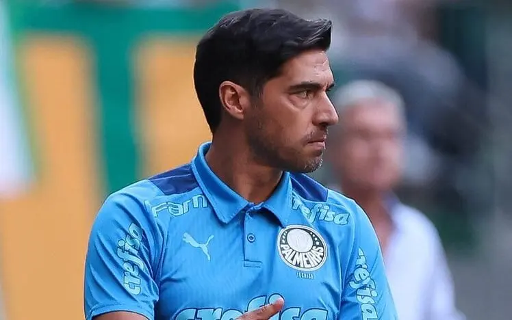 Abel Ferreira provoca incerteza no Palmeiras com declarações sobre seu futuro