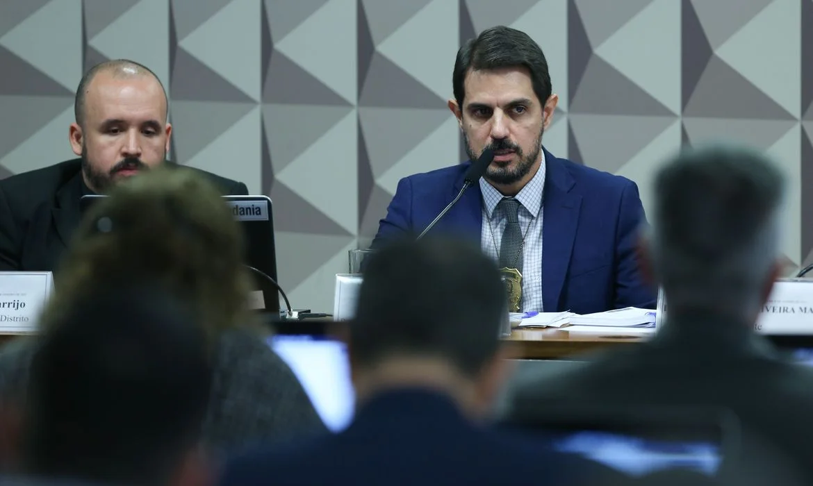 Atos violentos de dezembro estão conectados, diz delegado à CPMI