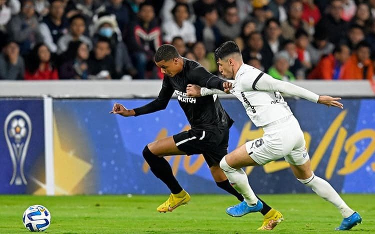 Botafogo empata com a LDU em Quito e mantém liderança