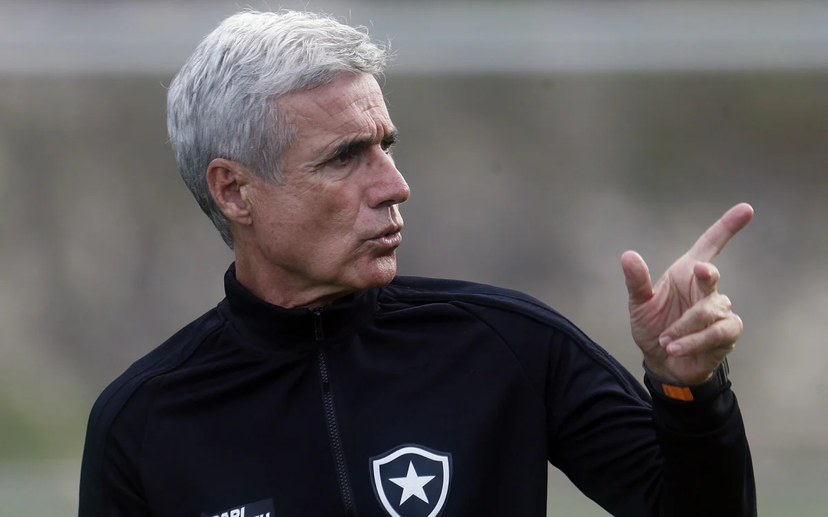Botafogo encerra ciclo com Luís Castro e busca novo comando