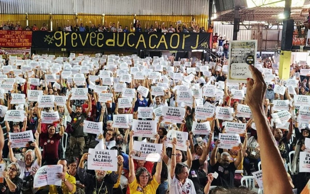 Dirigentes do Sepe são notificados com multa por greve dos professores