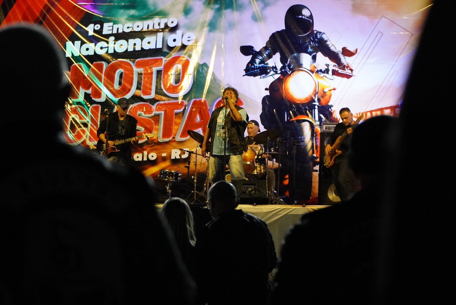 Encontro de Motociclistas movimenta primeira noite de show
