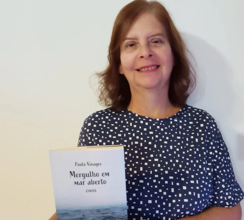 Escritora niteroiense consagrada lança novo livro de contos