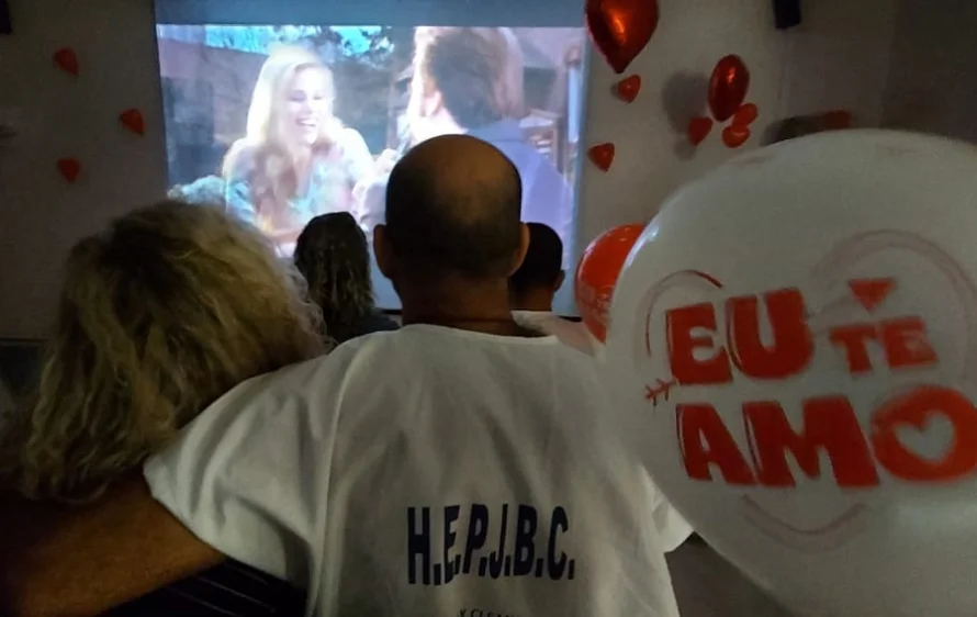 Hospital promove Dia dos Namorados para pacientes