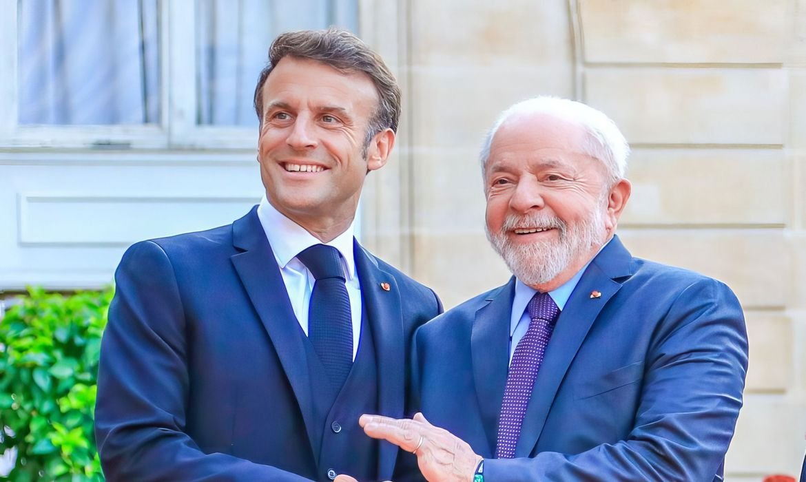 Lula e Macron discutem acordo Mercosul-União Europeia em encontro diplomático