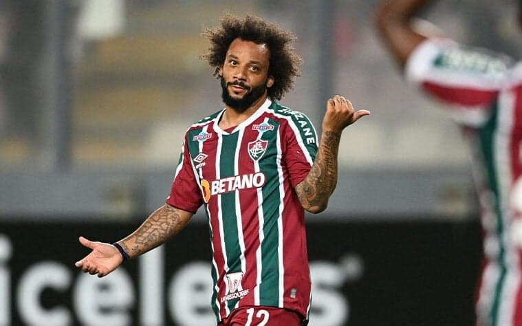 Marcelo desfalca o Fluminense no clássico contra o Flamengo