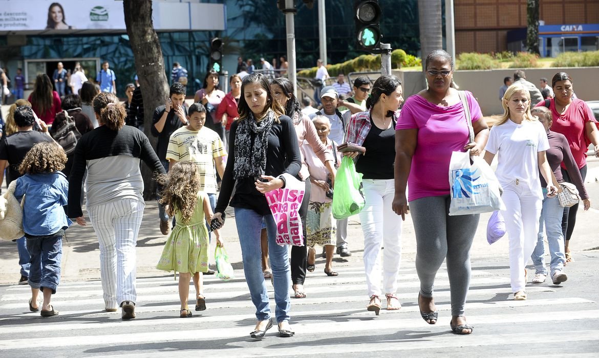 População com mais de 65 anos sobe para 10,5% em 2022