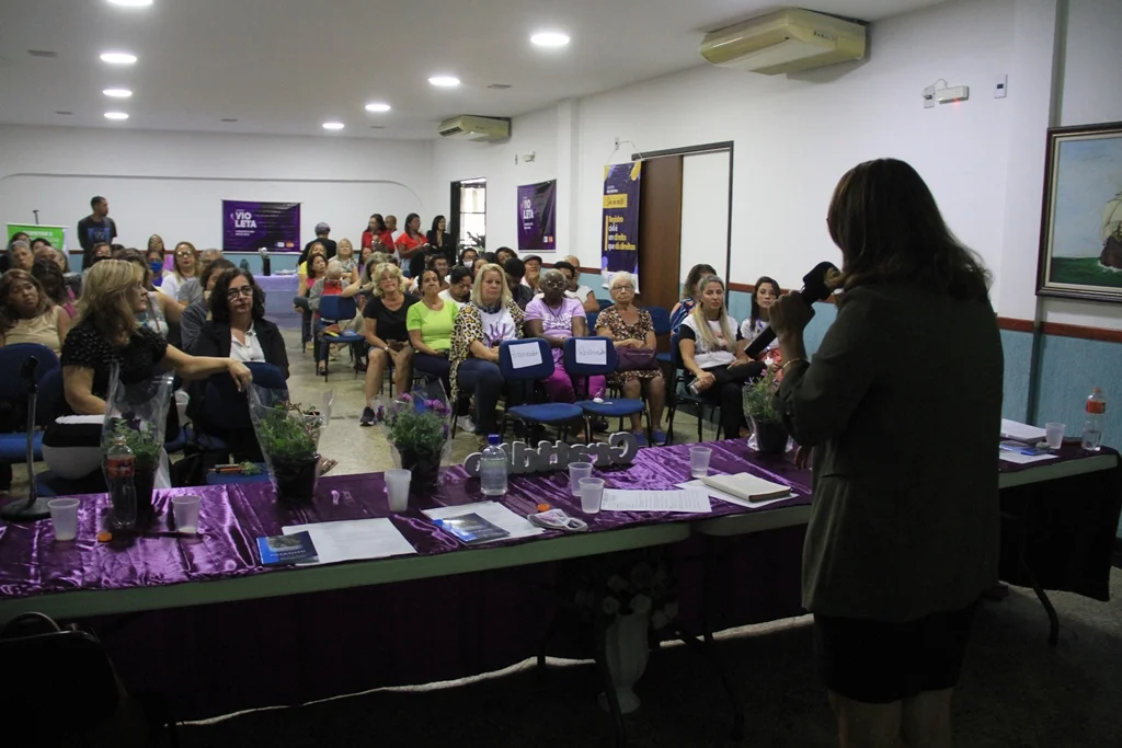 São Gonçalo: fórum debate políticas publicas para idosa