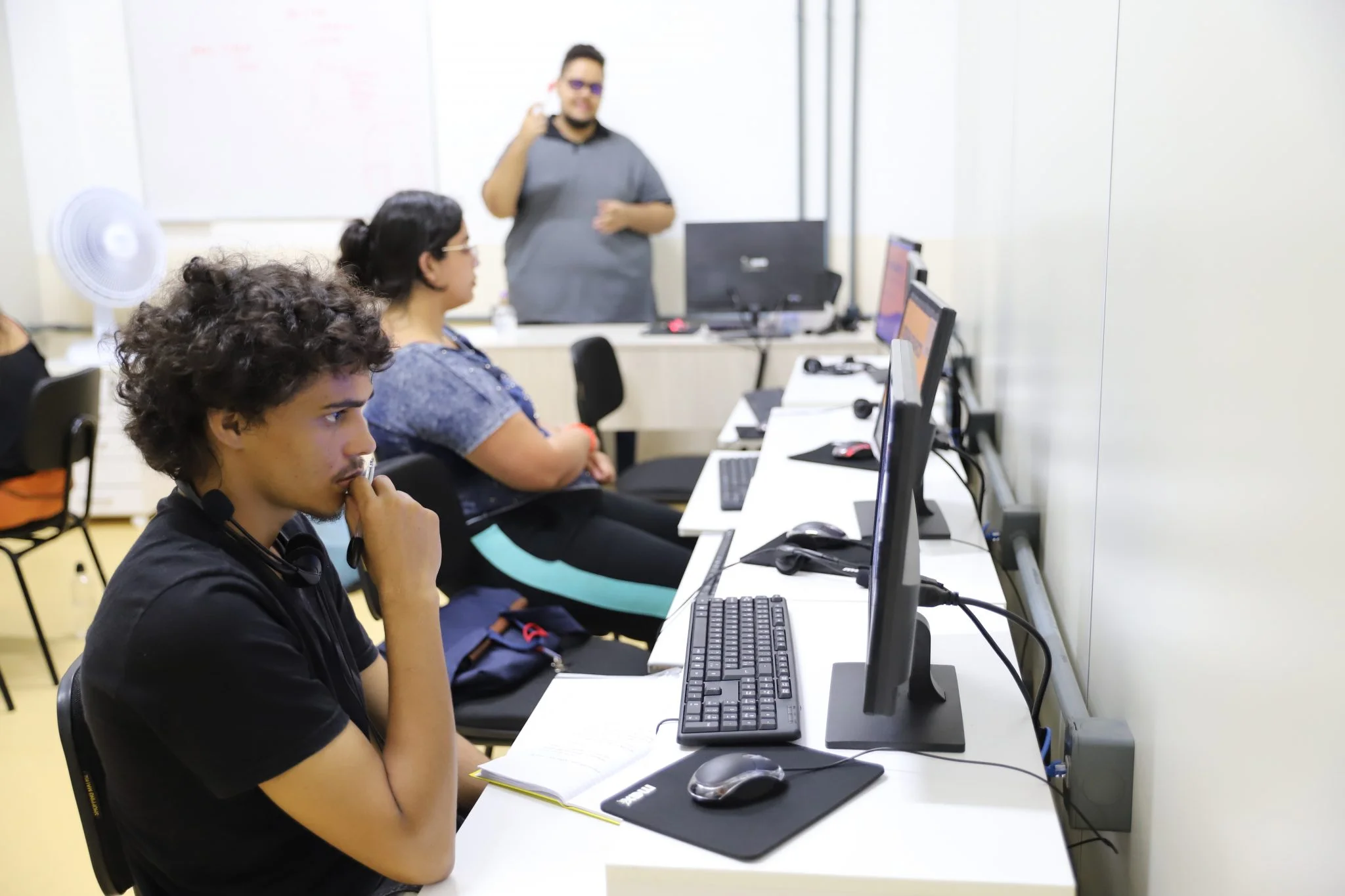 Secretaria da Juventude lança parceria para ajudar jovens a conquistar diploma do Ensino Médio