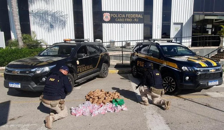 Carca de maconha e cocaína é apreendida