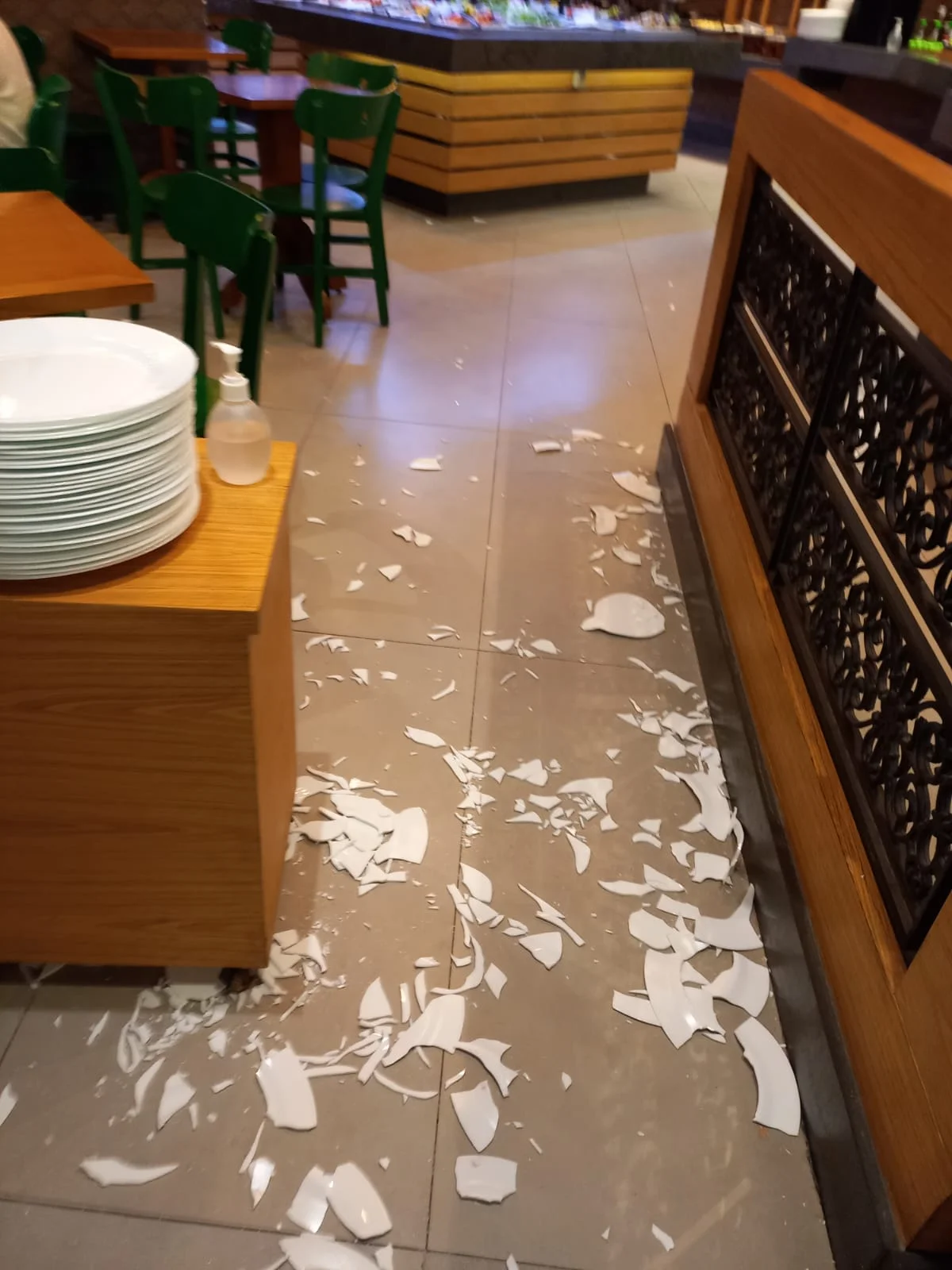 Selvageria generalizada no Plaza em Niterói