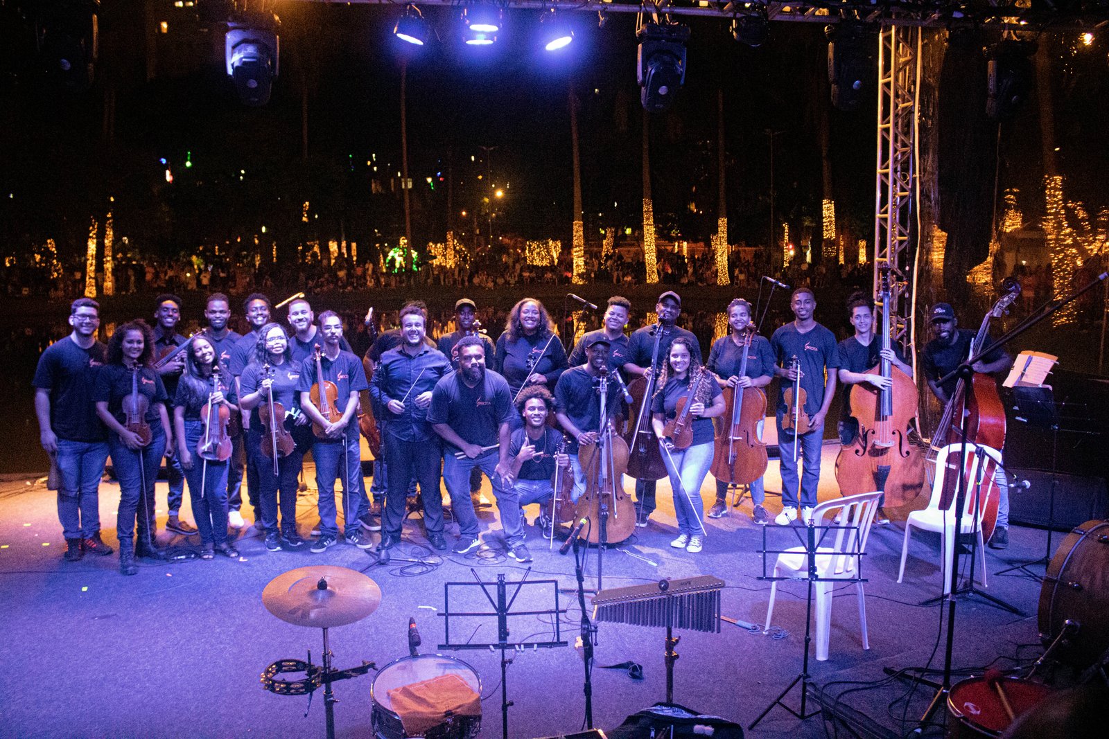 Orquestra da Grota apresenta show "O Brasil e suas Cores" no Solar do Jambeiro