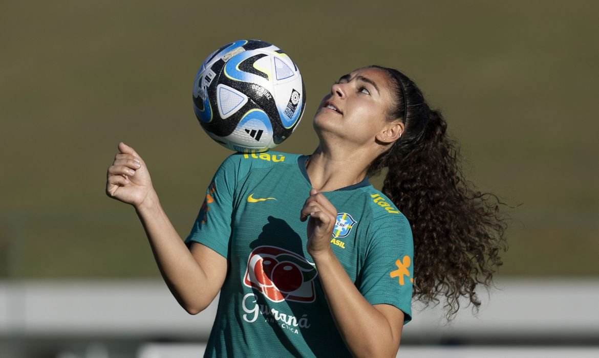 Angelina expressa confiança na campanha do Brasil na Copa