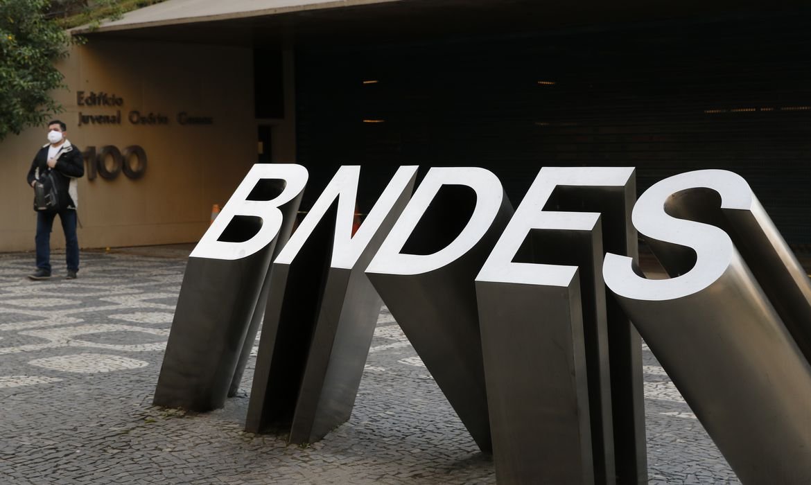 BNDES abre concurso com 150 vagas de nível superior em 2024