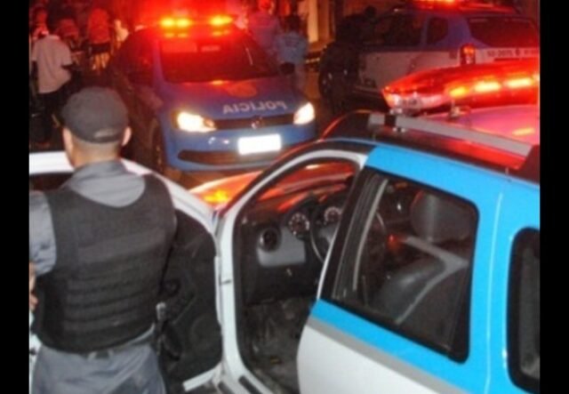 Bandidos ameaçam matar criança durante assalto e roubam R$ 30 mil de família