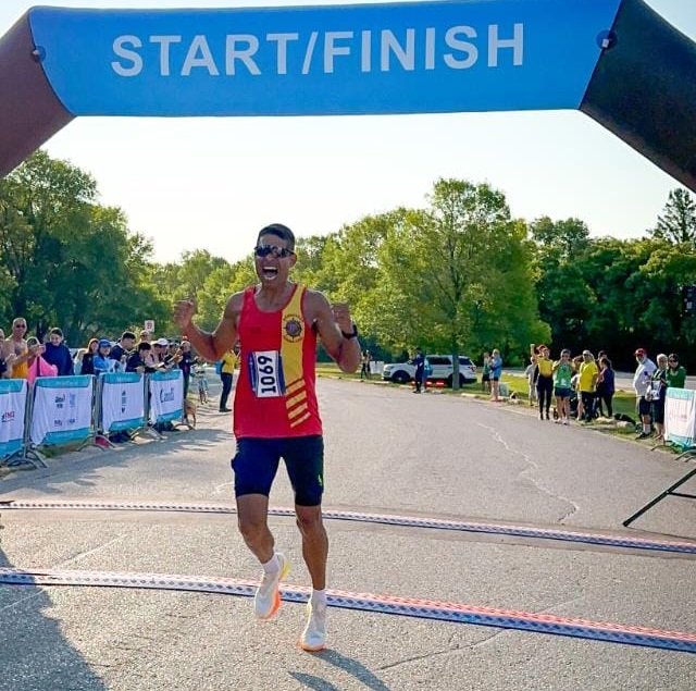 Bombeiro do RJ é bicampeão de maratona internacional