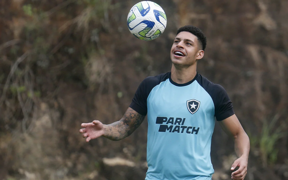 Botafogo tenta antecipar renovação de Luís Henrique