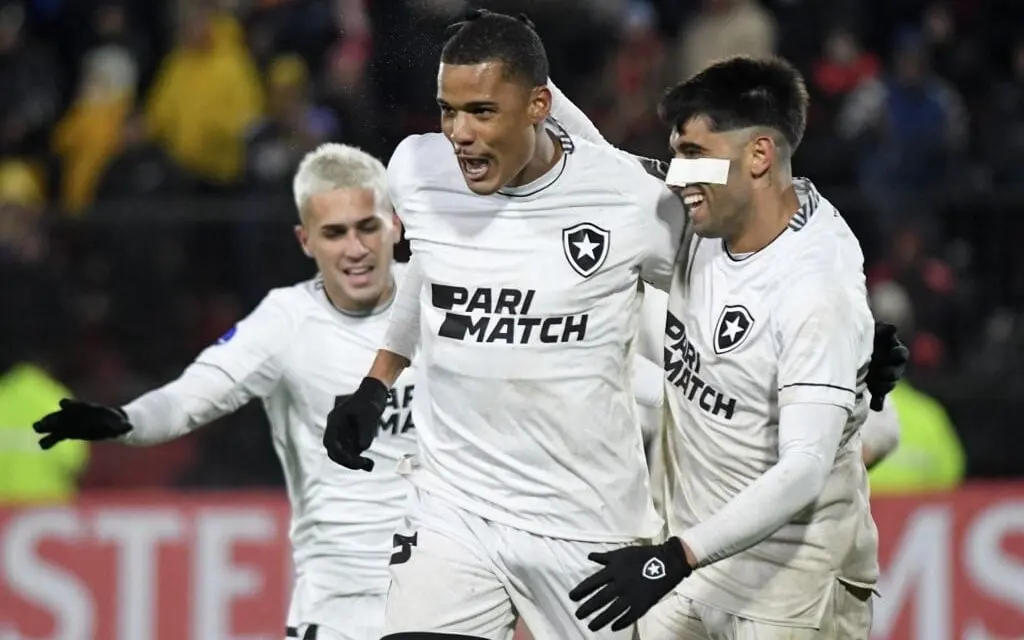 Botafogo vence Patronato em duelo emocionante e saí na frente na Sul-Americana