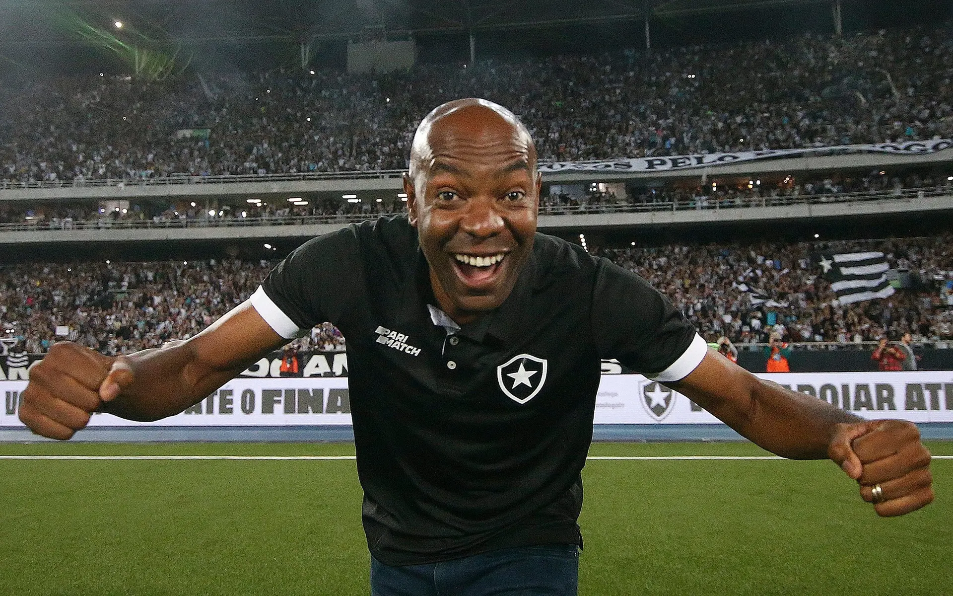 Caçapa se despede do Botafogo com vitória