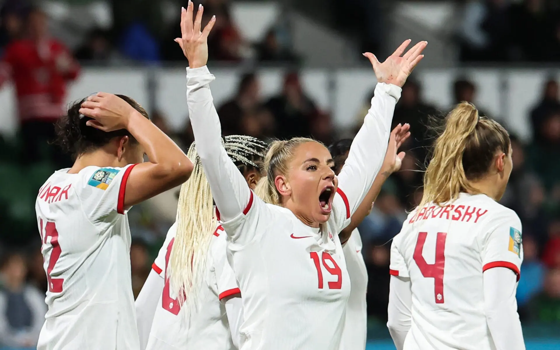 Canadá enfrenta Austrália pela classificação na Copa do Mundo