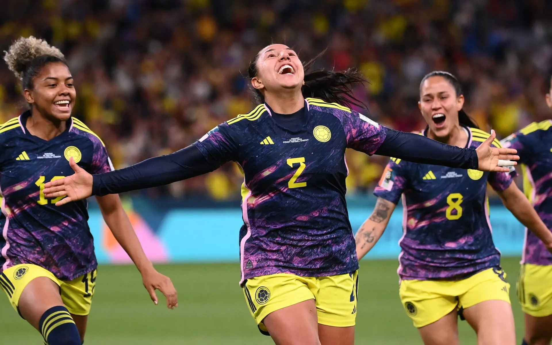 Colômbia surpreende Alemanha e se classifica para as oitavas de final