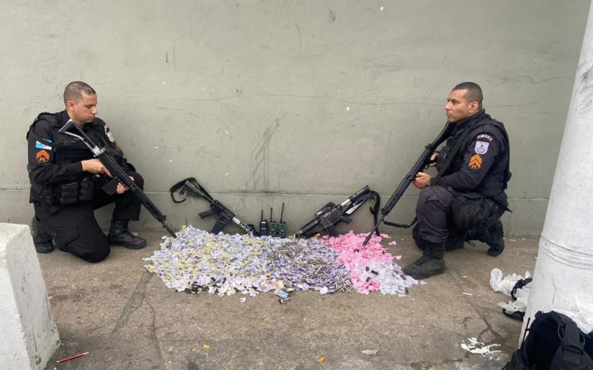 Confronto entre polícia e criminosos deixa saldo de quatro prisões e dois feridos