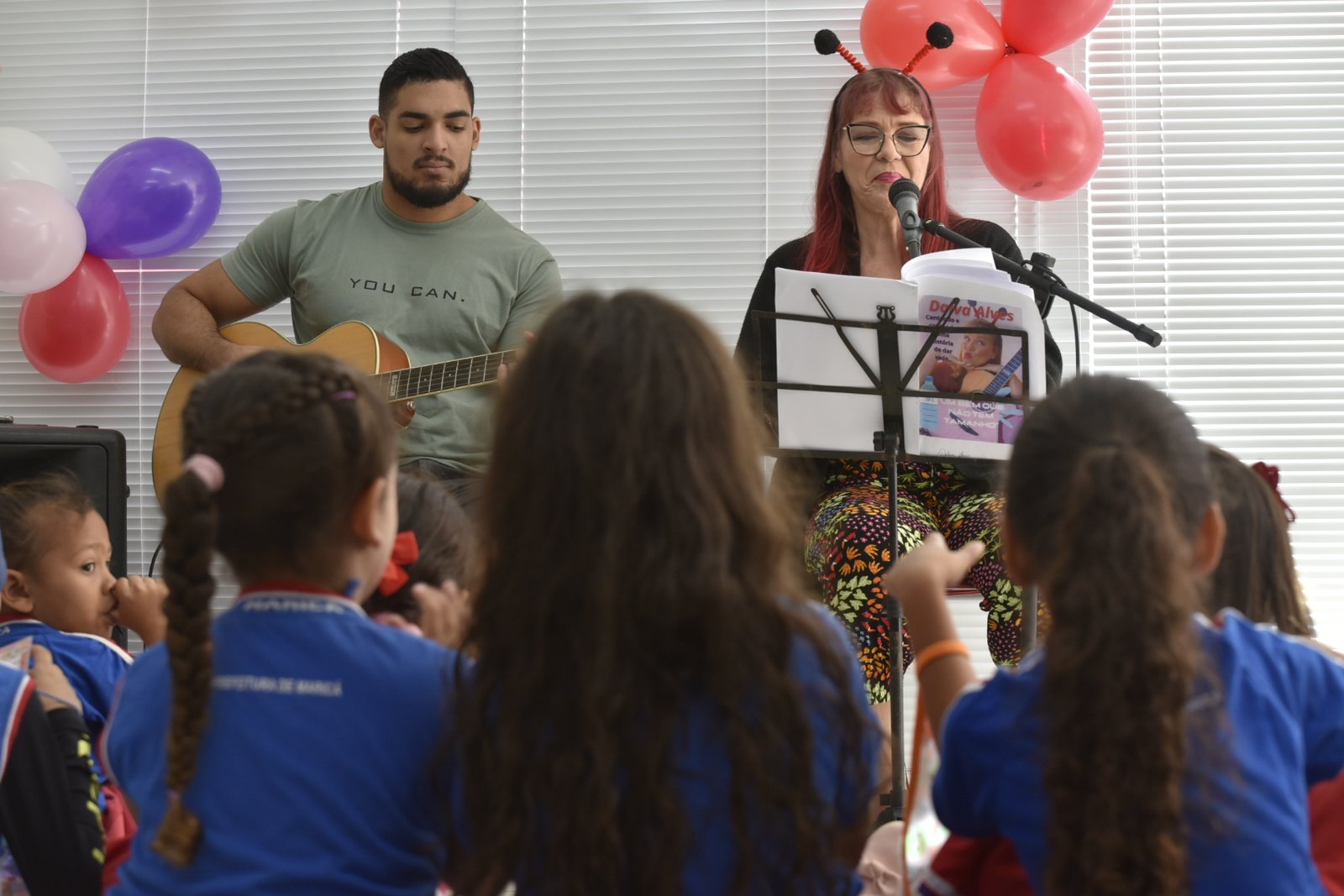 Cultura leva música e contação de história para alunos de Escola Municipal