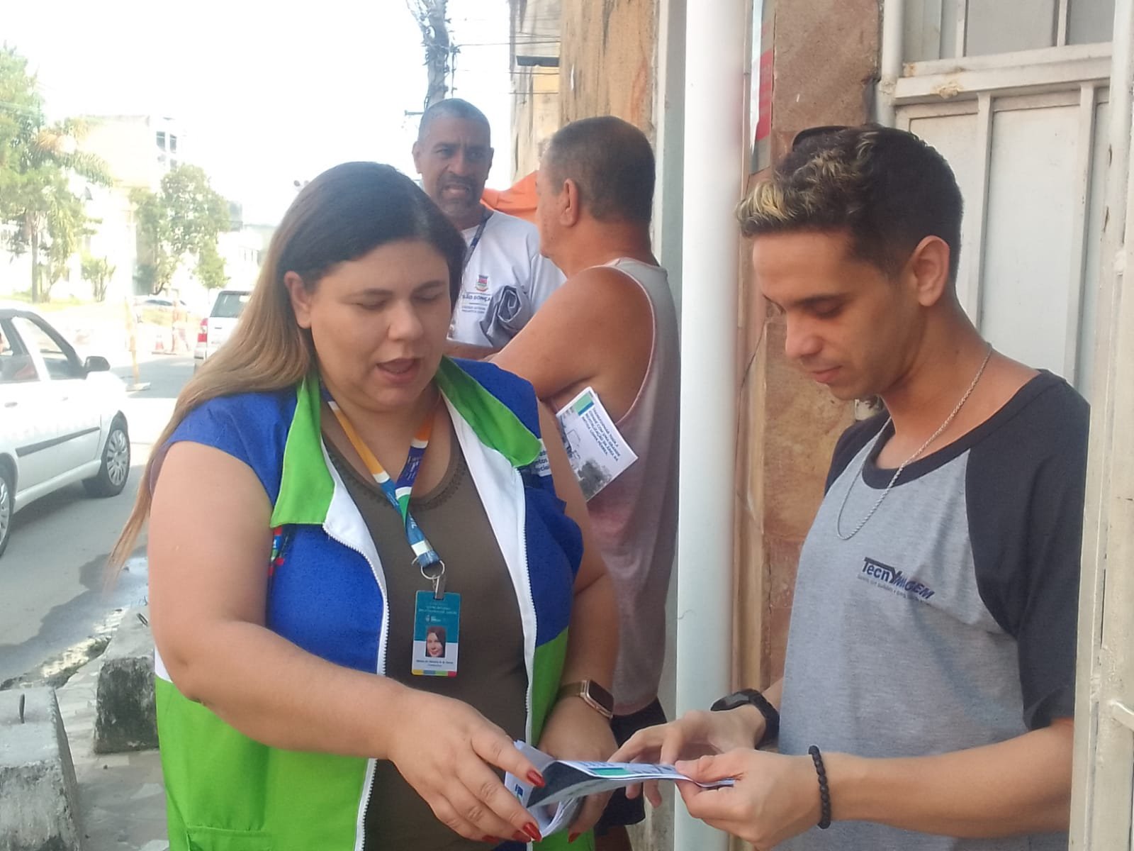 Equipes da Semgipe orientam população sobre o MUVI