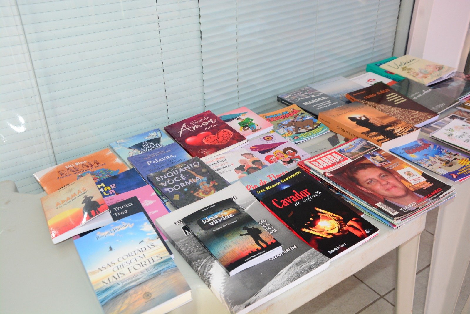 Escritores locais ganham destaque na Biblioteca Municipal de Maricá