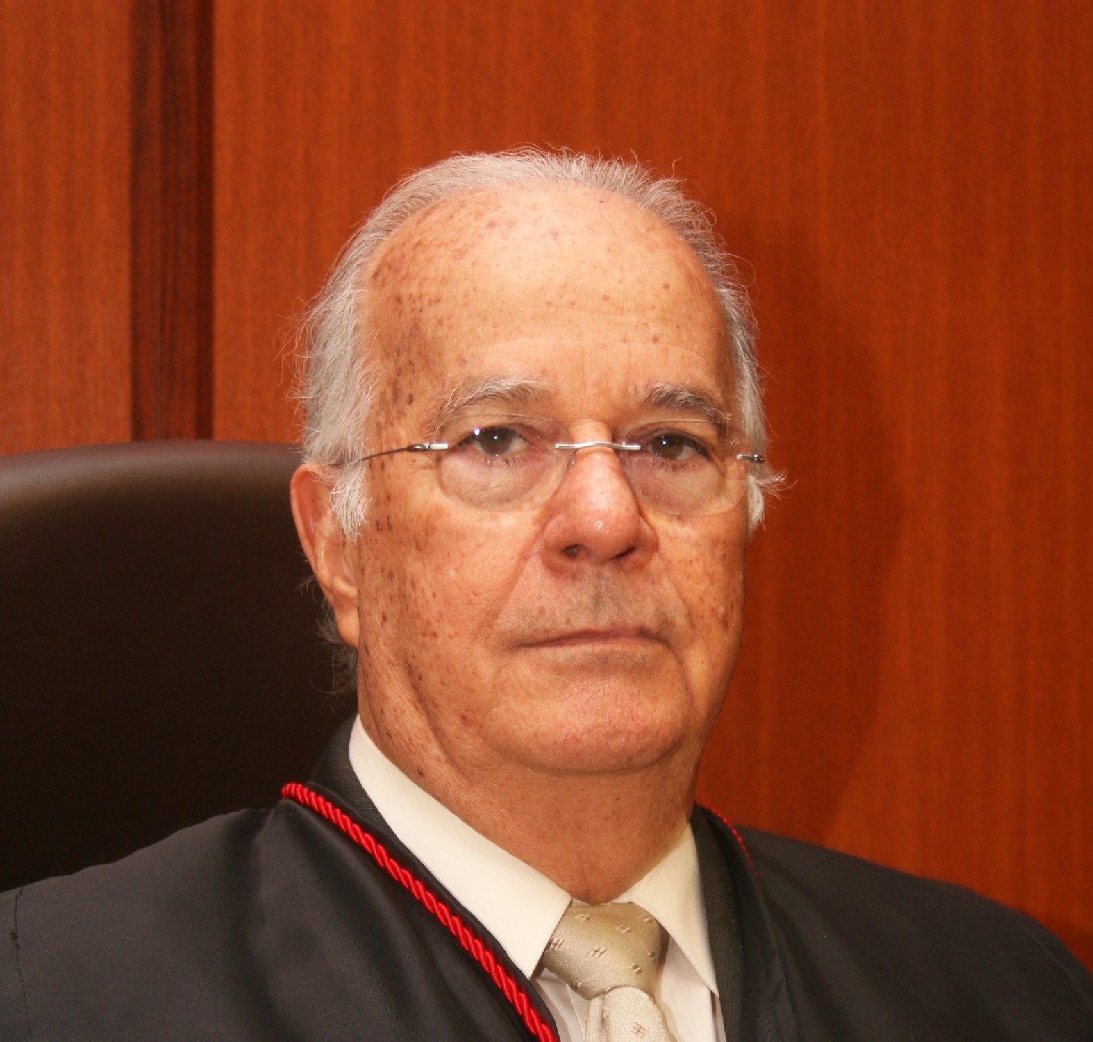 Faleceu o desembargador Francisco de Assis Pessanha, aos 82 anos