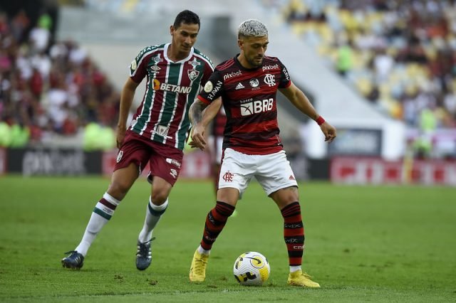 Flamengo e Fluminense duelam pelo Brasileirão