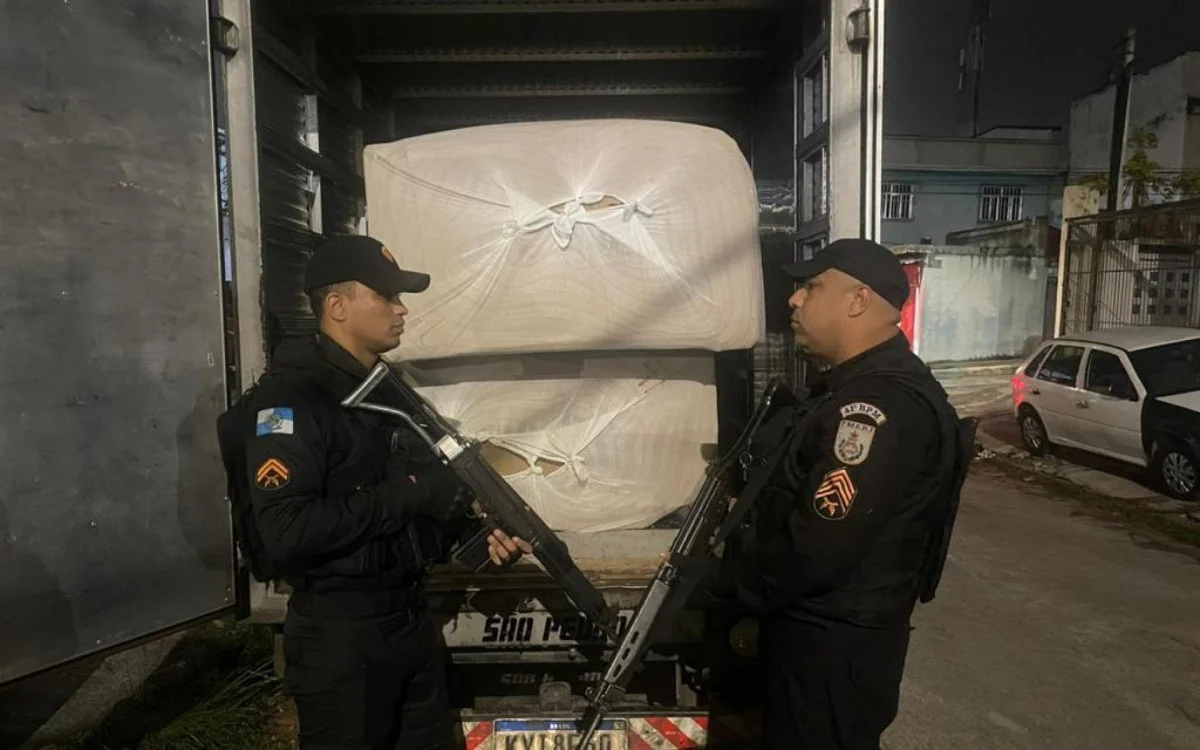 Polícia apreende caminhão com cargas roubadas em Anchieta
