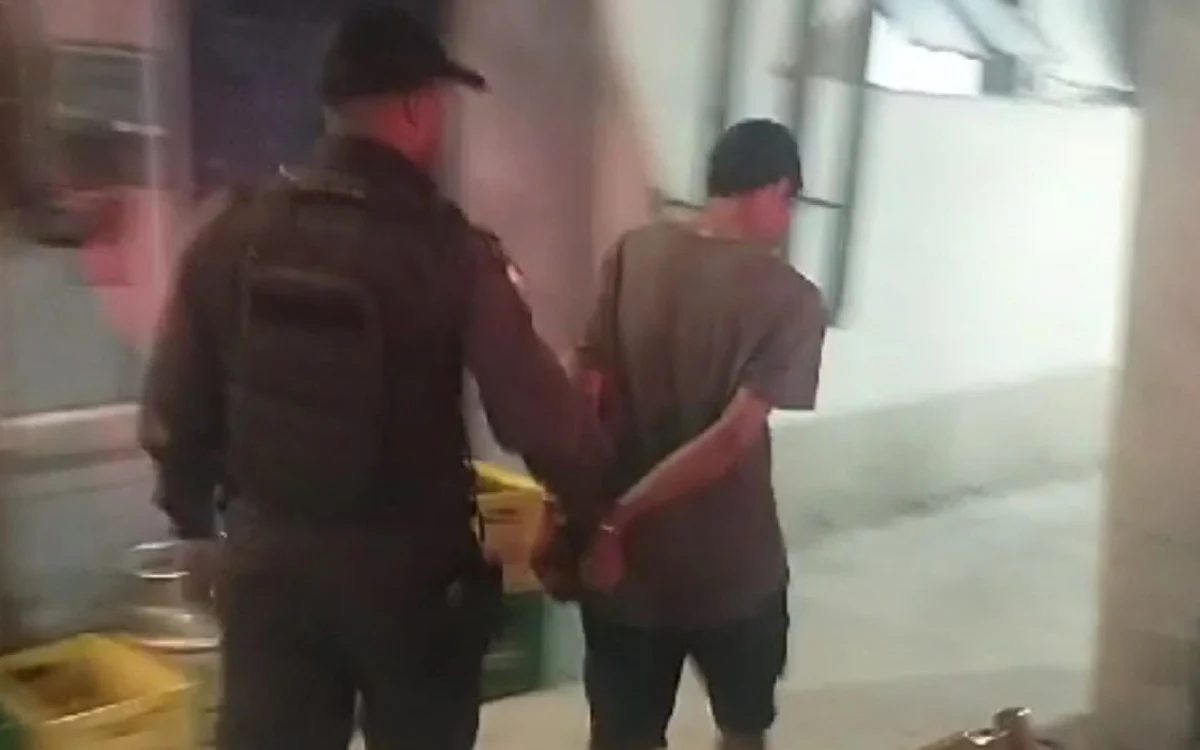 Homem é detido em flagrante roubando cabos de estação ferroviária