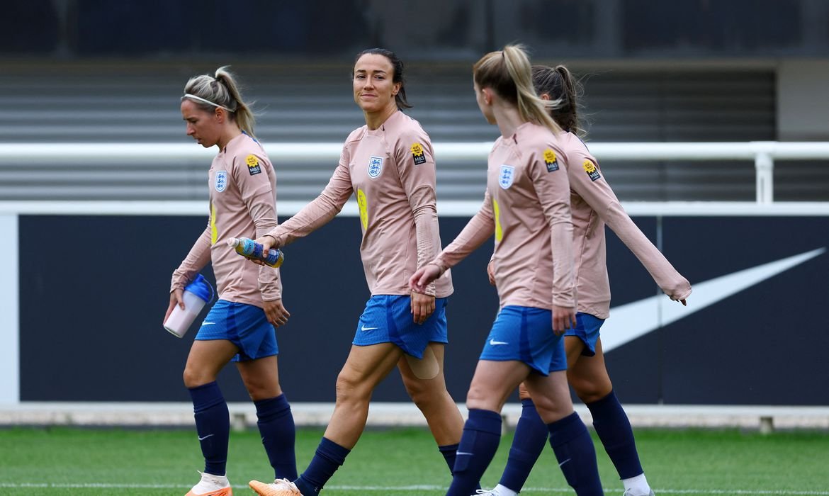 Inglaterra estreia no terceiro dia de Copa do Mundo como favorita