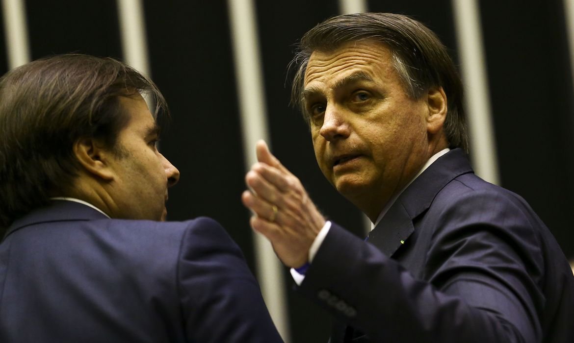 Justiça arquiva ação contra Jair Bolsonaro por insultos à Maria do Rosário