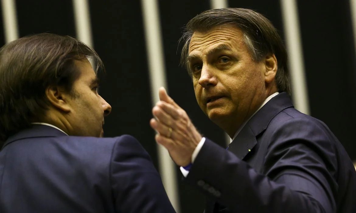 Justiça arquiva ação contra Jair Bolsonaro por insultos à Maria do Rosário