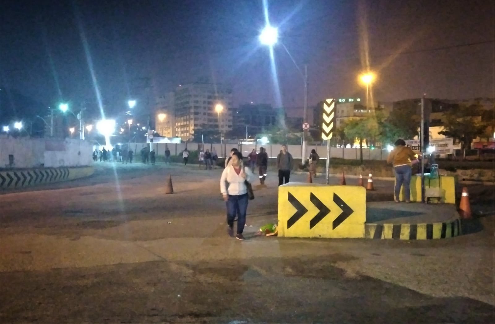Milhares de passageiros correm risco de atropelamento no Terminal de Niterói