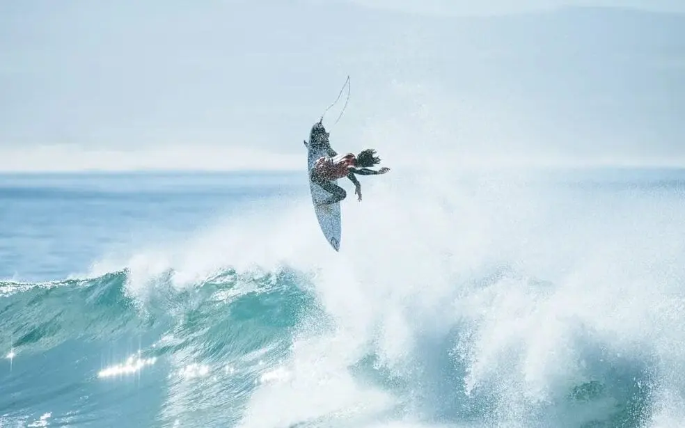 Mundial de Surfe 2023: brasileiros se destacam e enfrentam desafios em Jeffreys Bays