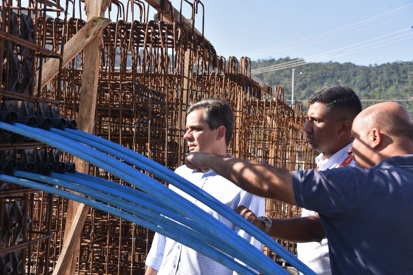 Prefeito visita obras no Flamengo e em Itaipuaçu