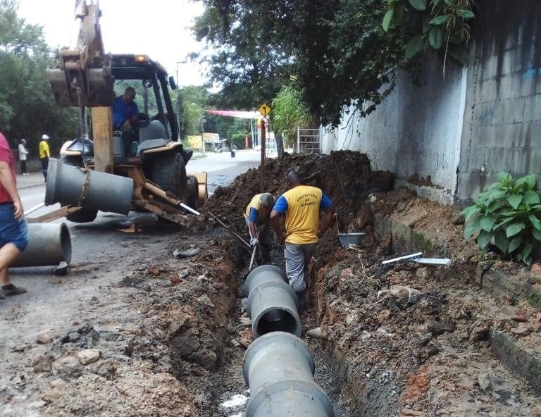 Prefeitura de Niterói faz obras de drenagem em Várzea das Moças