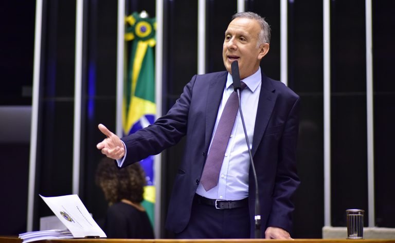 Reforma tributária: Cesta básica terá alíquota zero diz relato