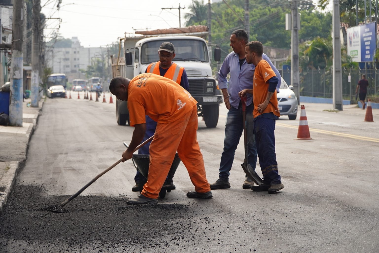 Rua de Santa Catarina recebe recapeamento asfáltico