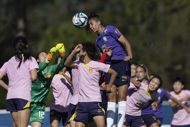 Seleção bate China em último jogo-treino antes do Mundial Feminino
