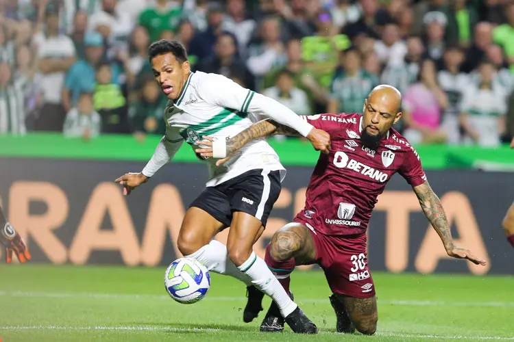 Tricolor carioca joga mal e amarga derrota para o Coritiba no Brasileirão