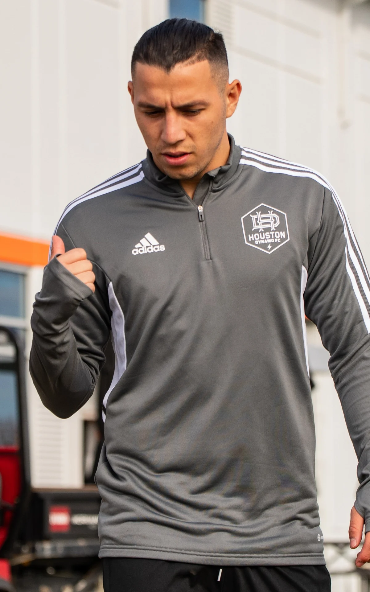 Vasco anuncia acerto com atacante do Houston Dynamo
