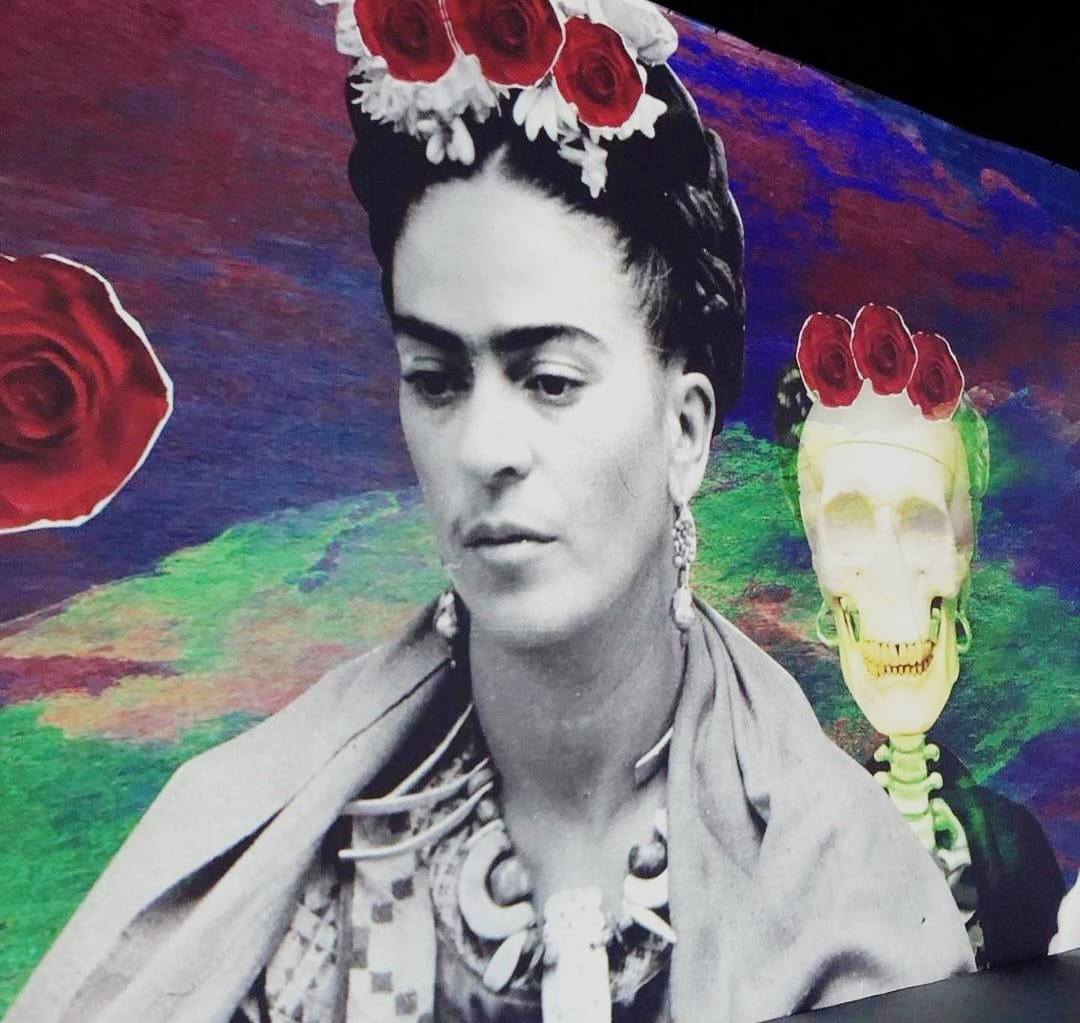 Museu Histórico do Exército recebe mostra interativa sobre a vida de Frida Kahlo