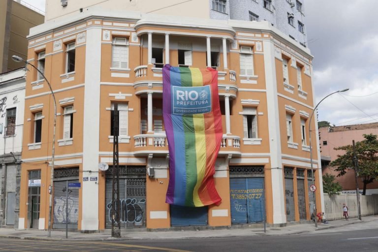 Rio de Janeiro ganha albergue para população de rua LGBTQIA+
