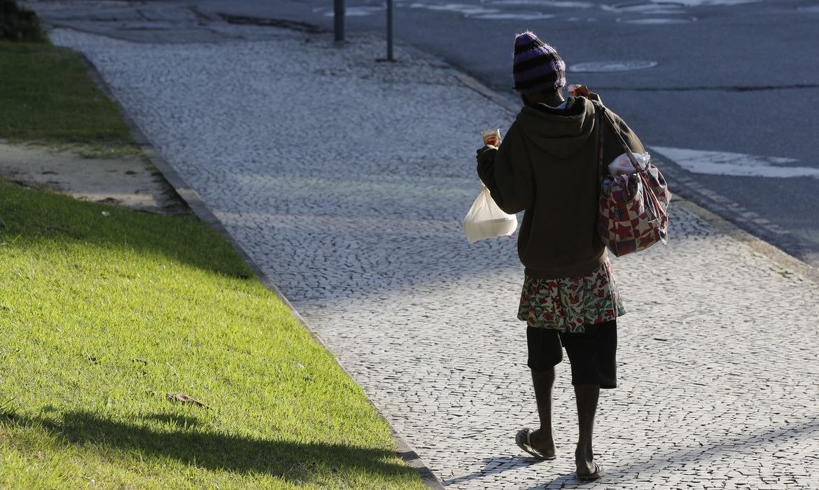 Após decisão do STF, Rio Bonito reforça equipe de atenção á população de rua